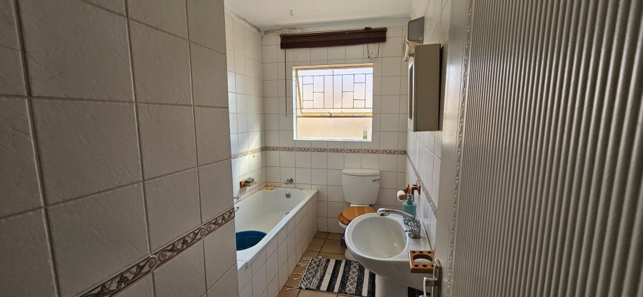 3 Bedroom Property for Sale in Langenhovenpark Free State